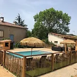Maisonnette Individuelle Avec Acces Piscine Nyaraló *