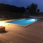 Maisonnette Individuelle Avec Acces Piscine *